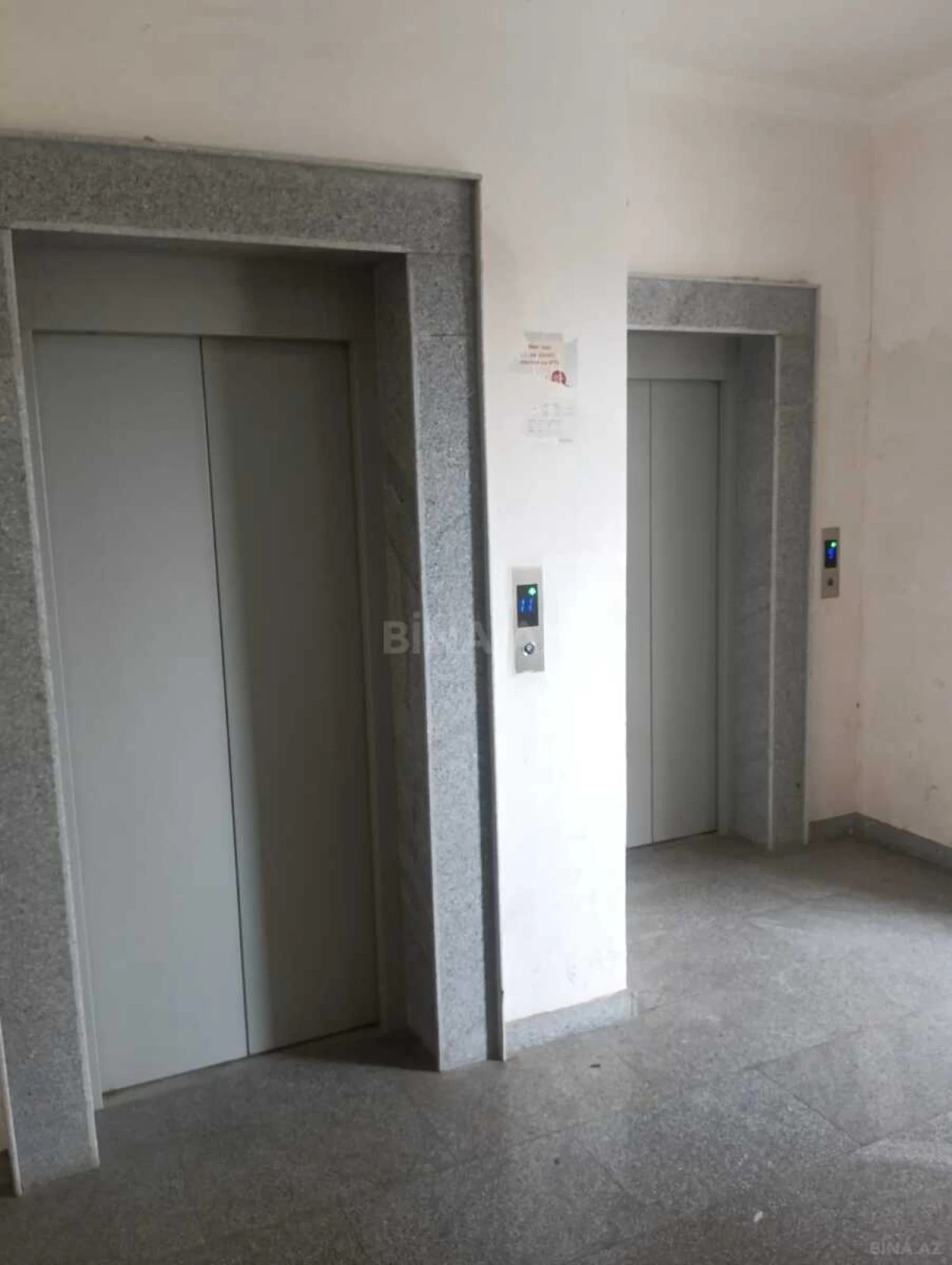 Satılır 3 otaqlı mənzil 105 m²