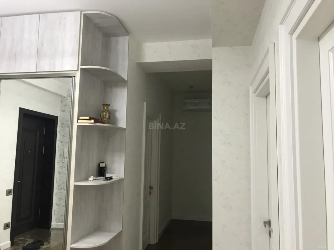Satılır 3 otaqlı mənzil 105 m²