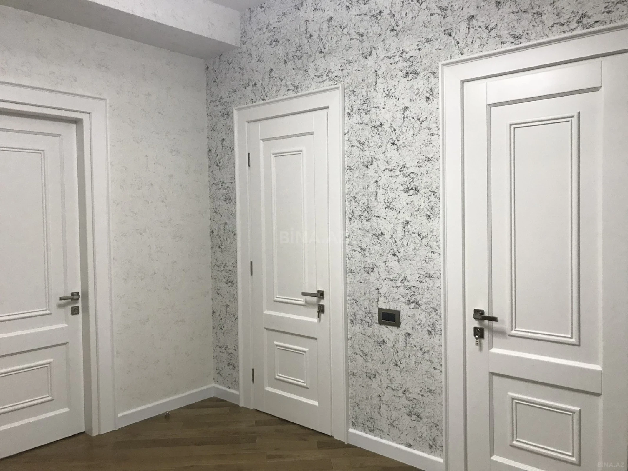 Satılır 3 otaqlı mənzil 105 m²