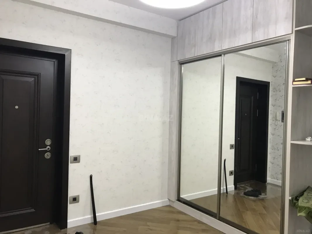Satılır 3 otaqlı mənzil 105 m²