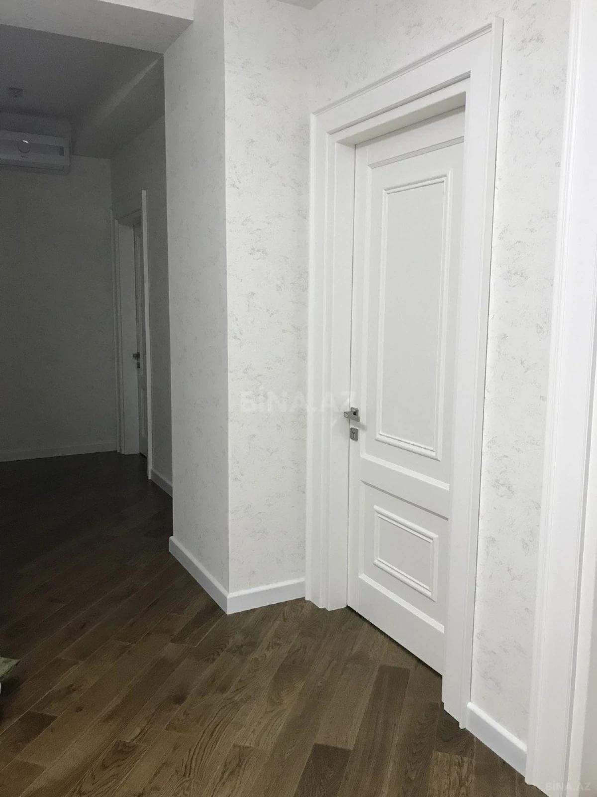 Satılır 3 otaqlı mənzil 105 m²
