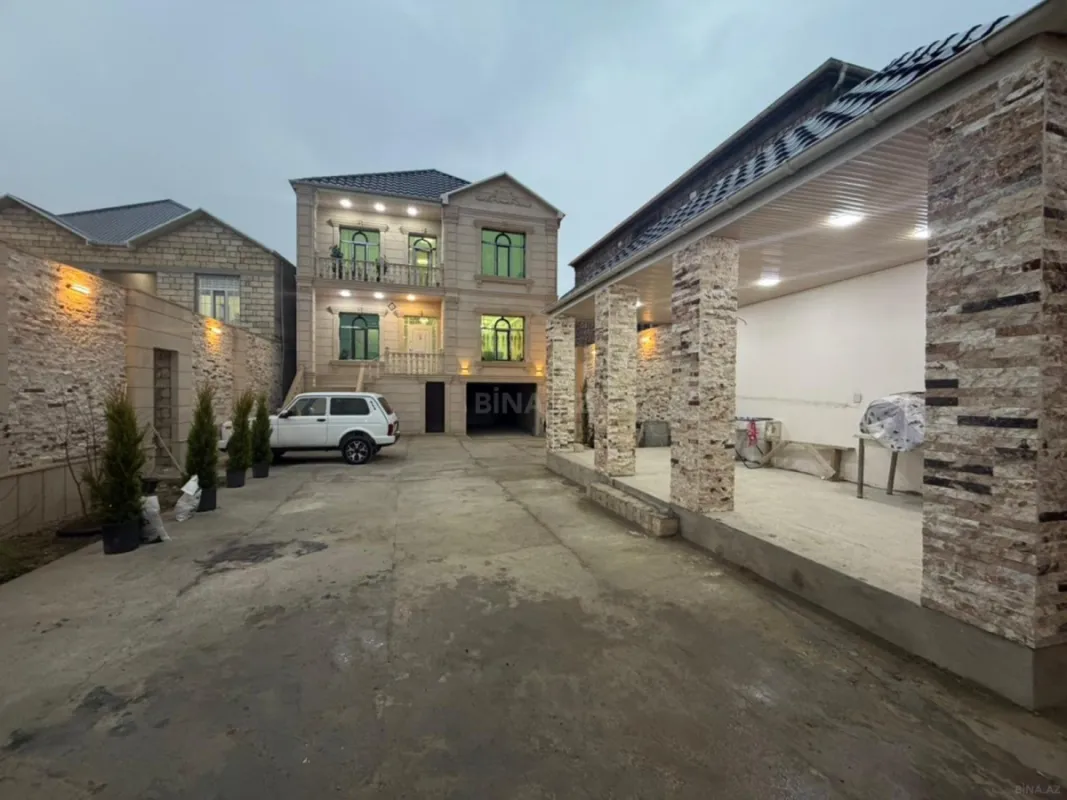 Satılır 7 otaqlı həyət evi 220 m²