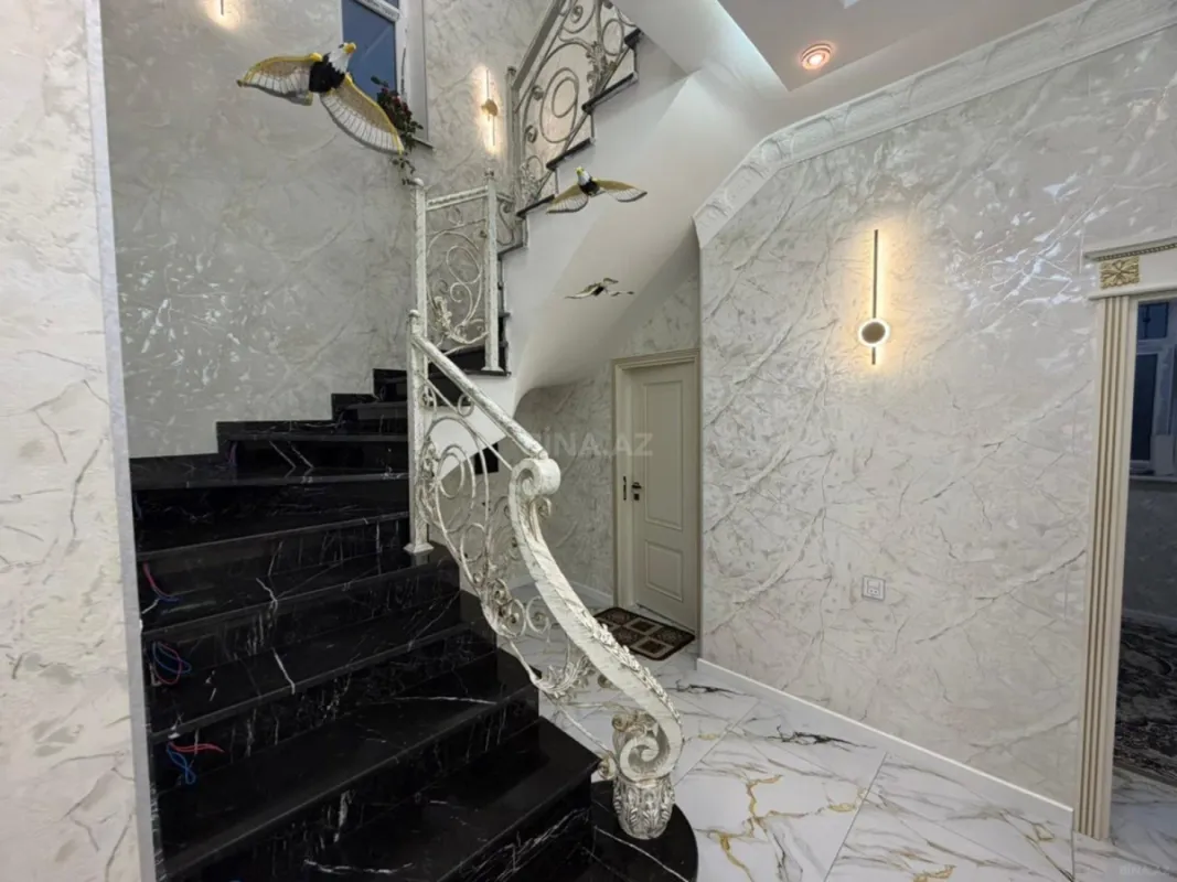 Satılır 7 otaqlı həyət evi 220 m²