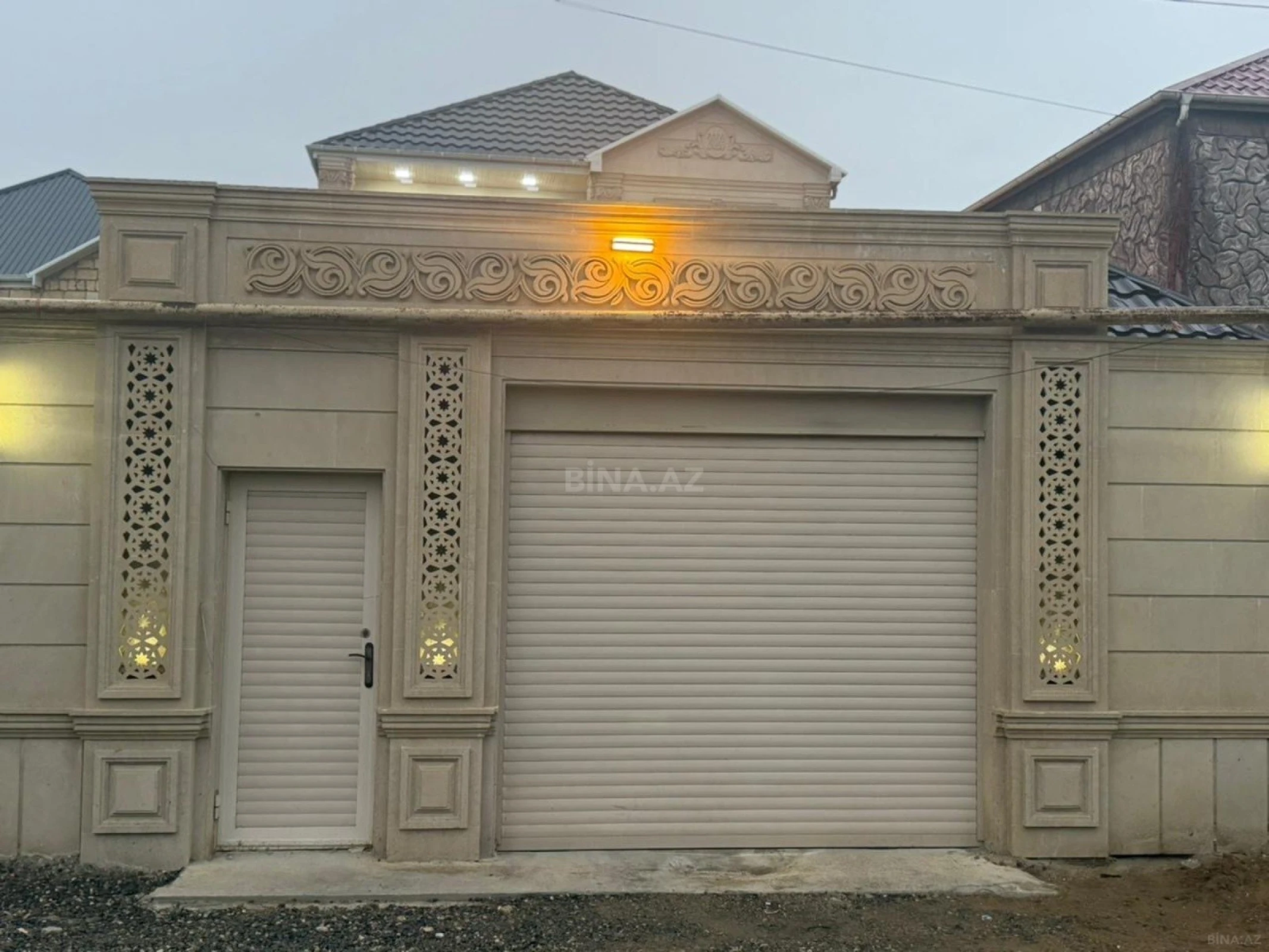 Satılır 7 otaqlı həyət evi 220 m²