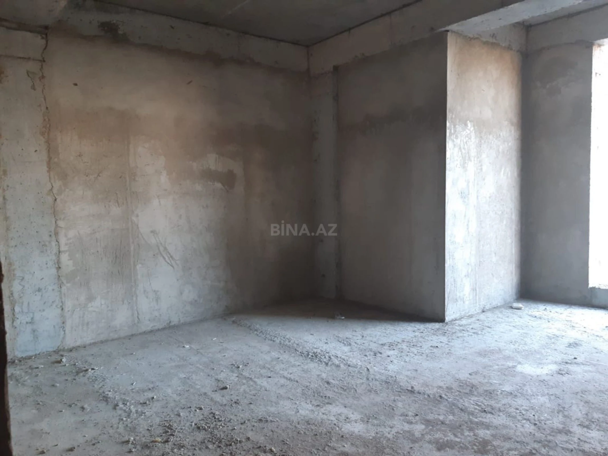 Satılır 4 otaqlı mənzil 186.5 m²