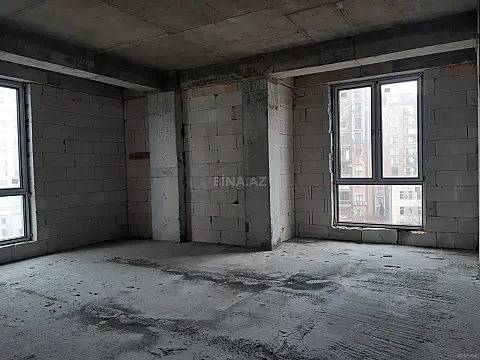 Satılır 4 otaqlı mənzil 186.5 m²