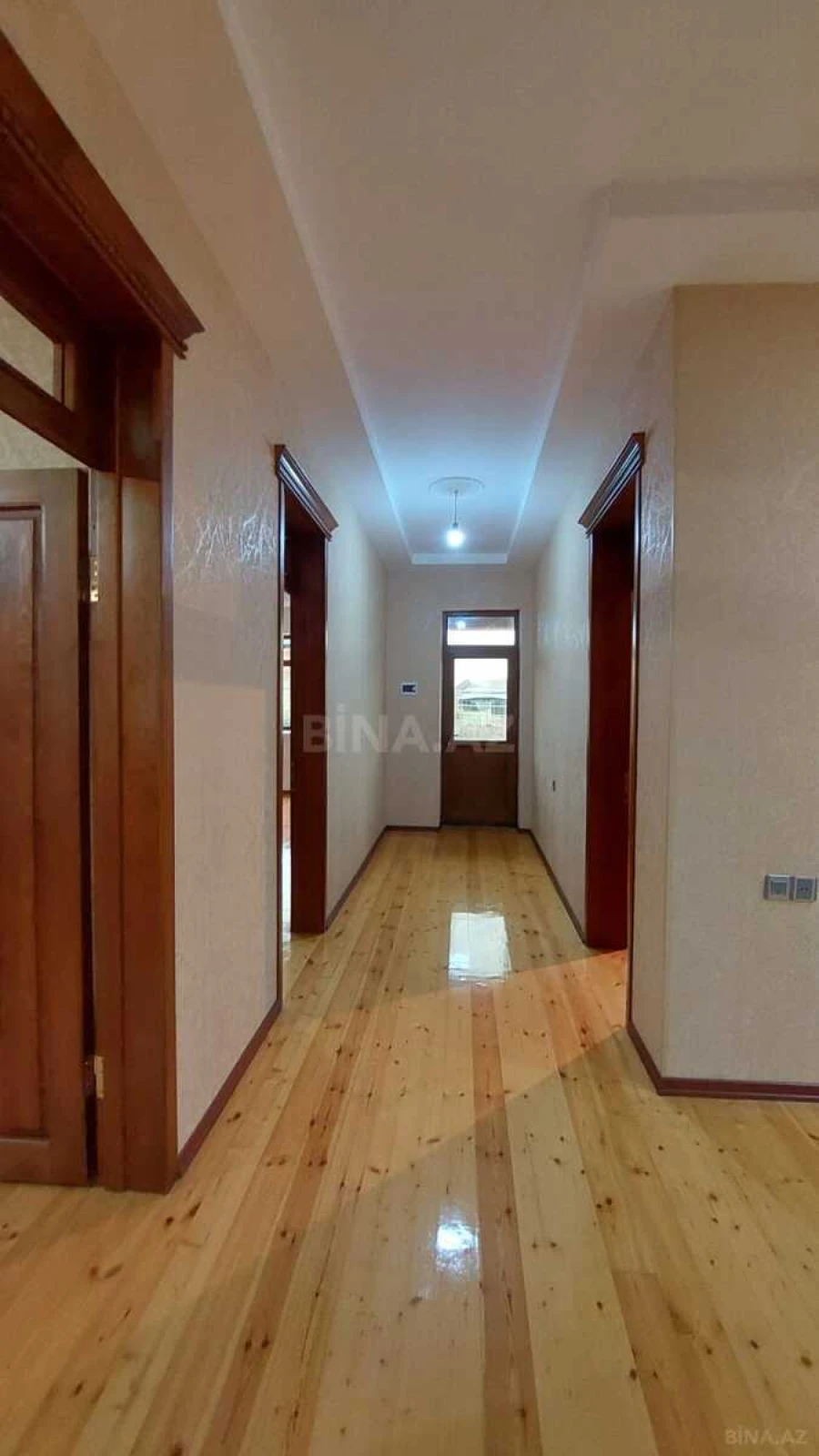 Satılır 5 otaqlı həyət evi 200 m²