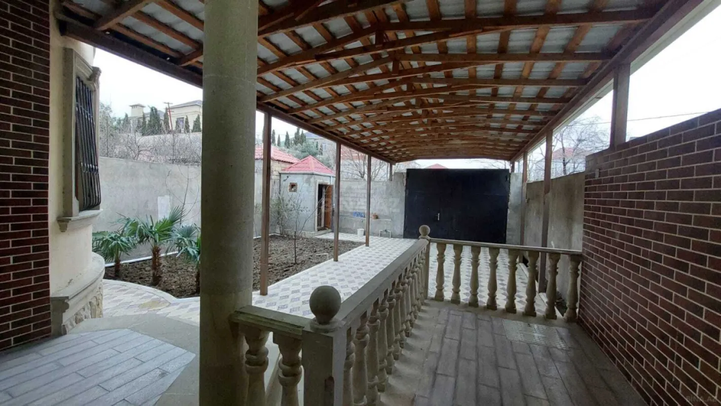 Satılır 5 otaqlı həyət evi 200 m²