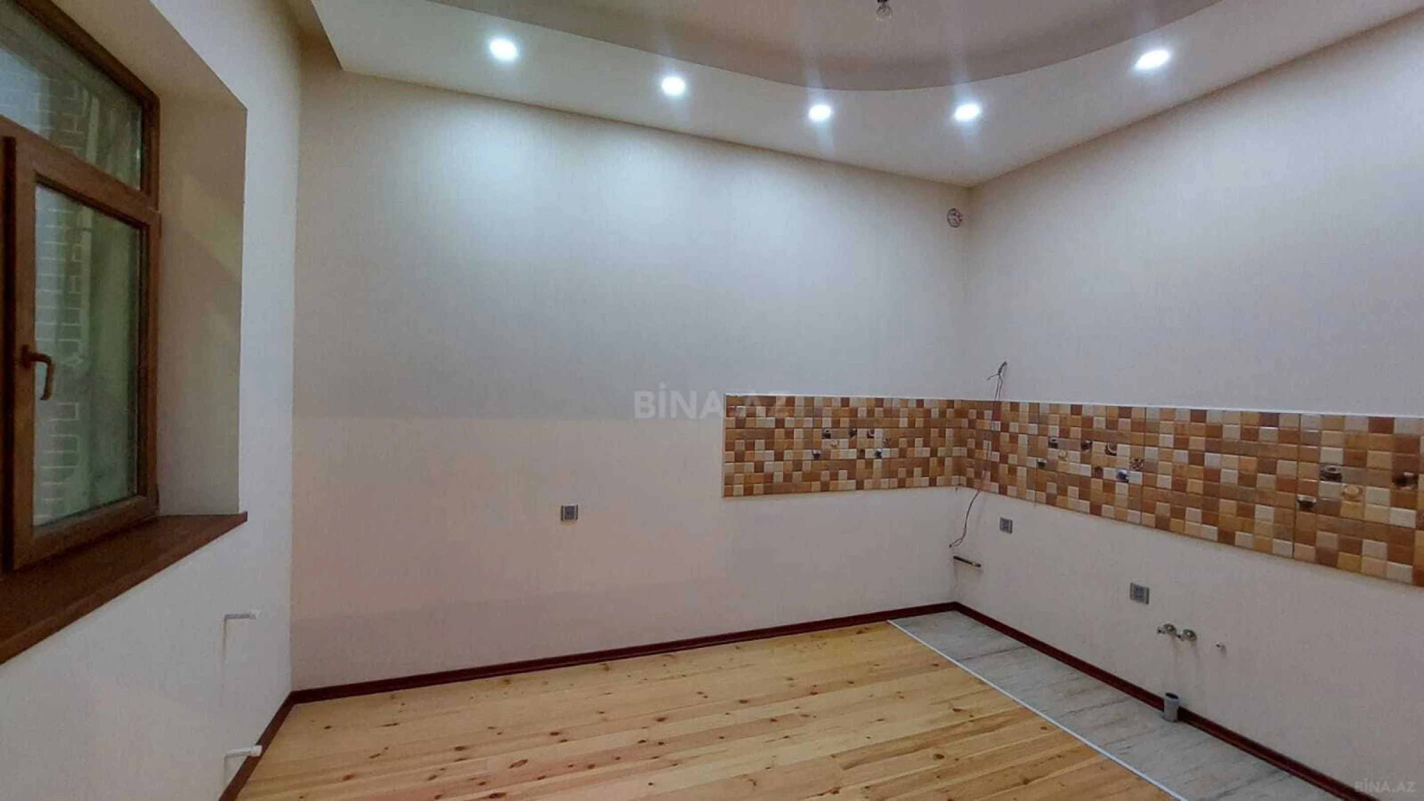 Satılır 5 otaqlı həyət evi 200 m²