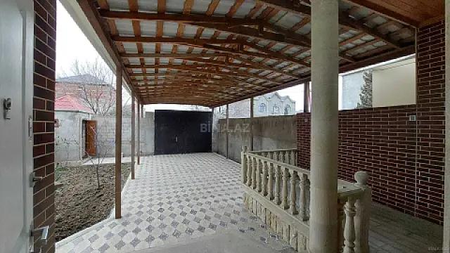 Satılır 5 otaqlı həyət evi 200 m²