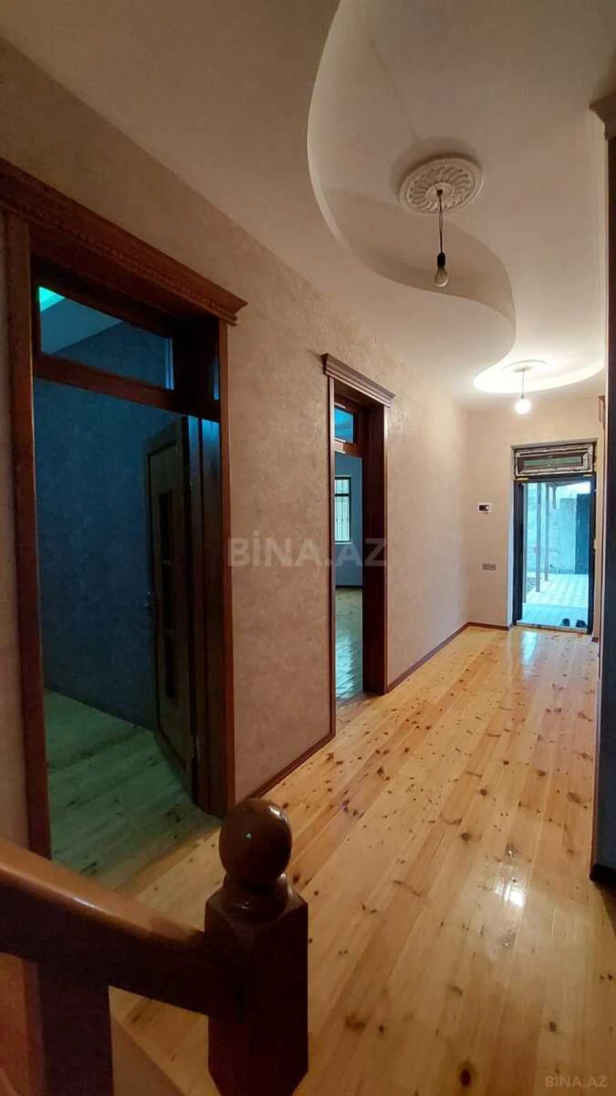 Satılır 5 otaqlı həyət evi 200 m²