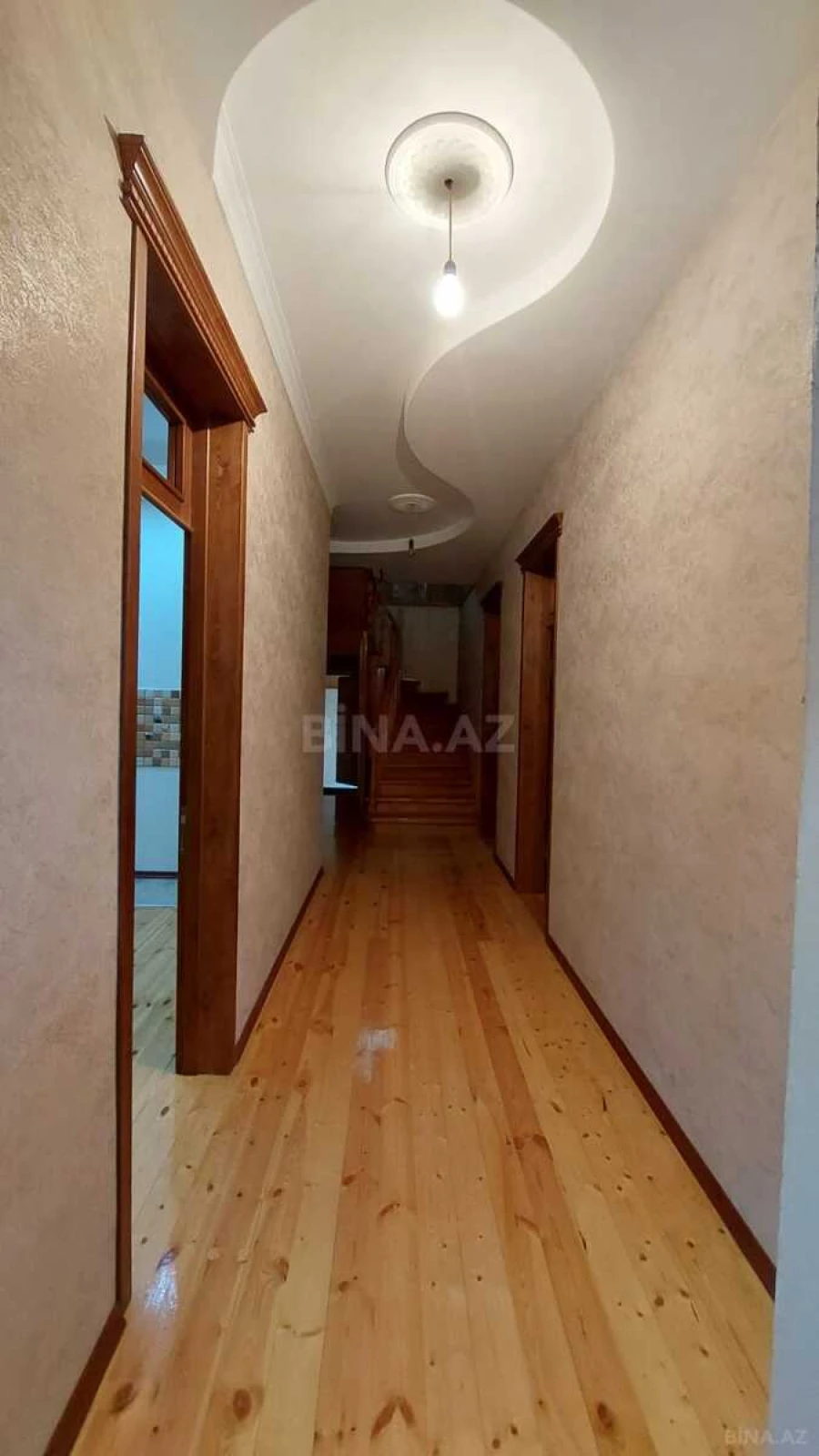 Satılır 5 otaqlı həyət evi 200 m²