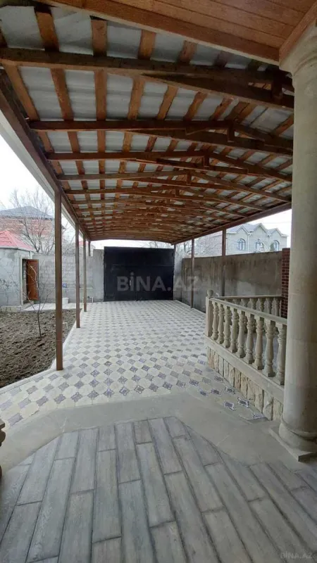 Satılır 5 otaqlı həyət evi 200 m²