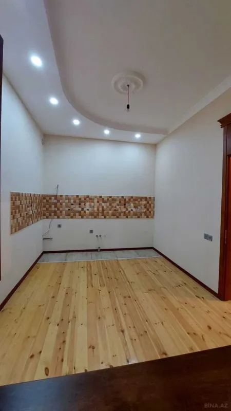 Satılır 5 otaqlı həyət evi 200 m²