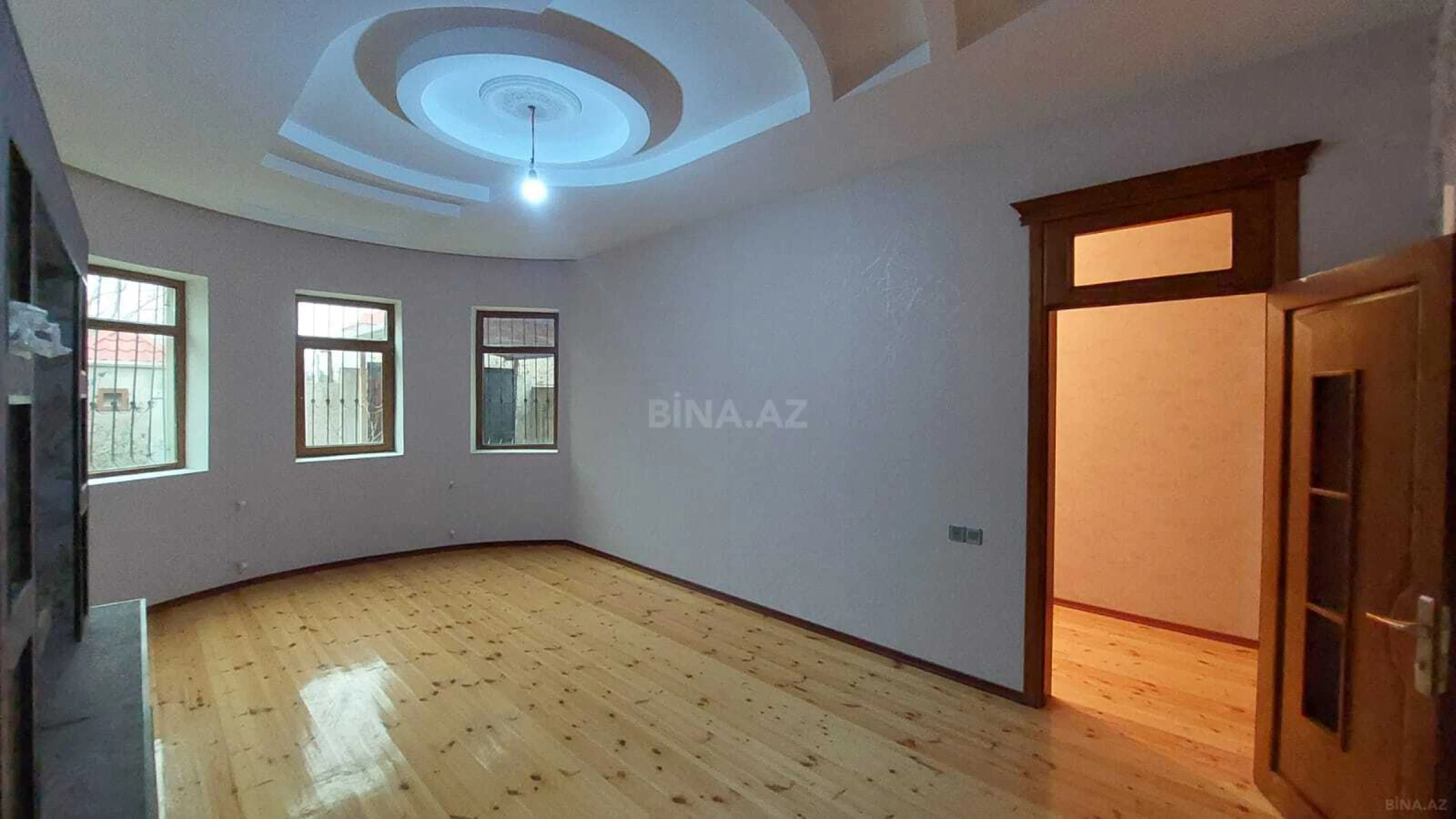 Satılır 5 otaqlı həyət evi 200 m²