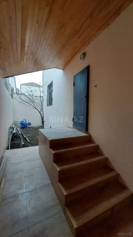 Satılır 5 otaqlı həyət evi 200 m²