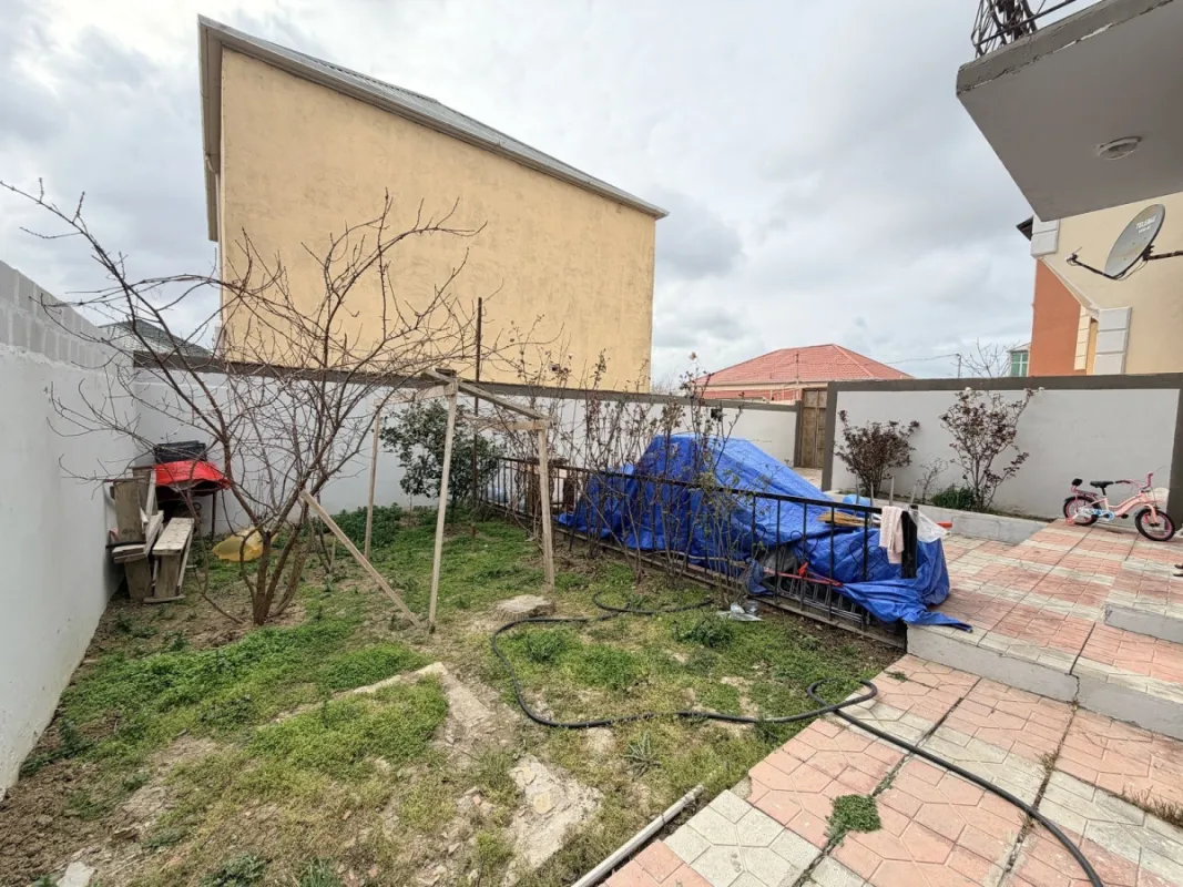 Satılır 4 otaqlı həyət evi 160 m²