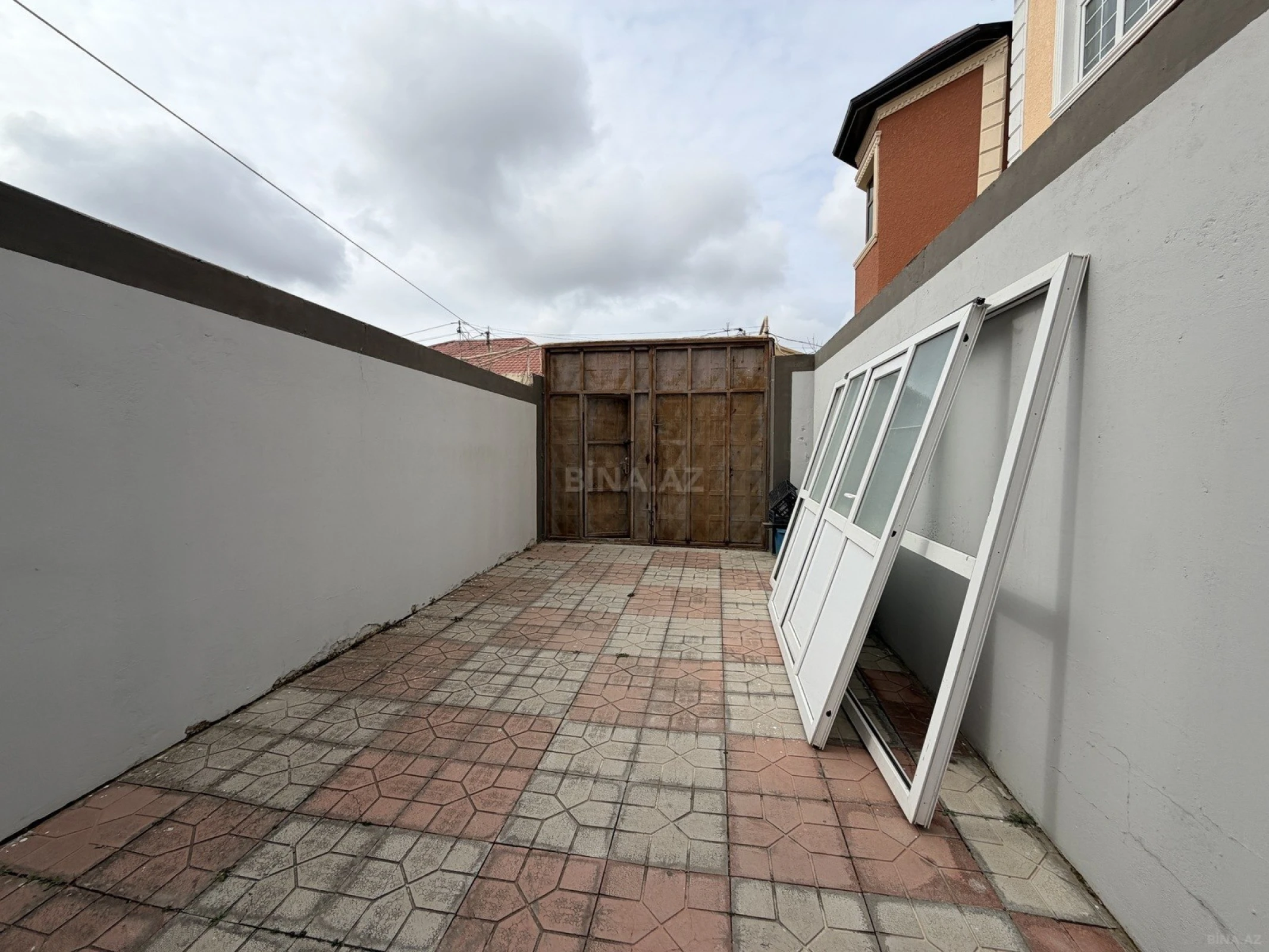 Satılır 4 otaqlı həyət evi 160 m²
