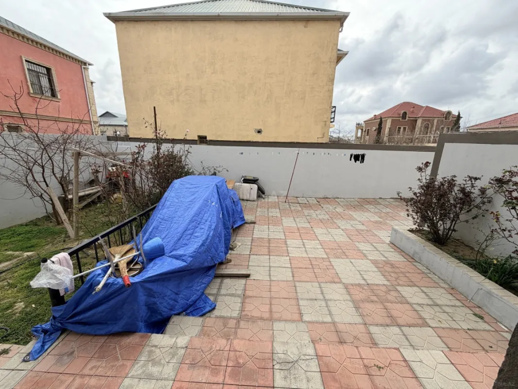 Satılır 4 otaqlı həyət evi 160 m²