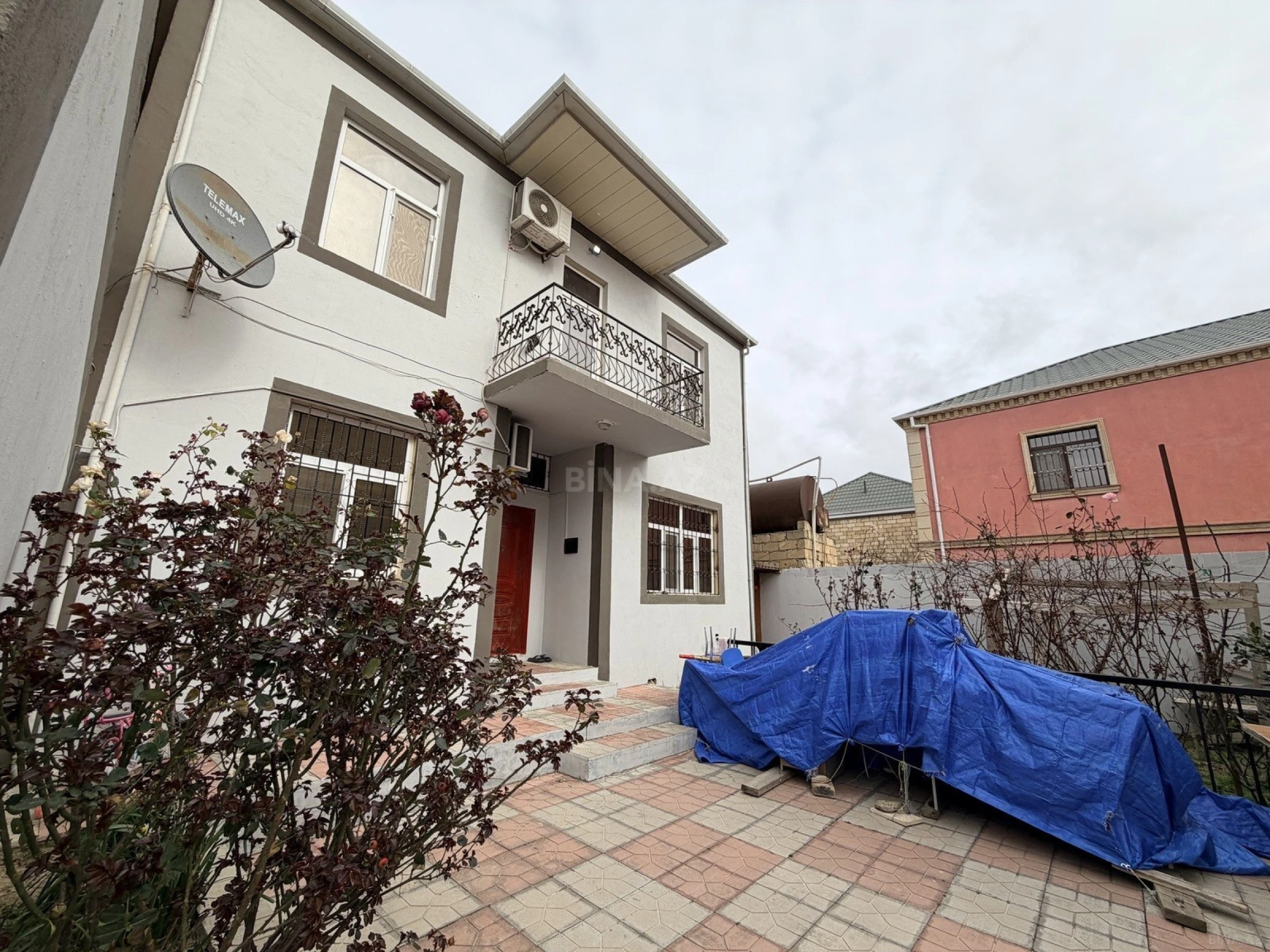 Satılır 4 otaqlı həyət evi 160 m²