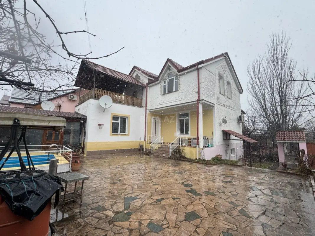 Kirayə verilir 5 otaqlı həyət evi 200 m²