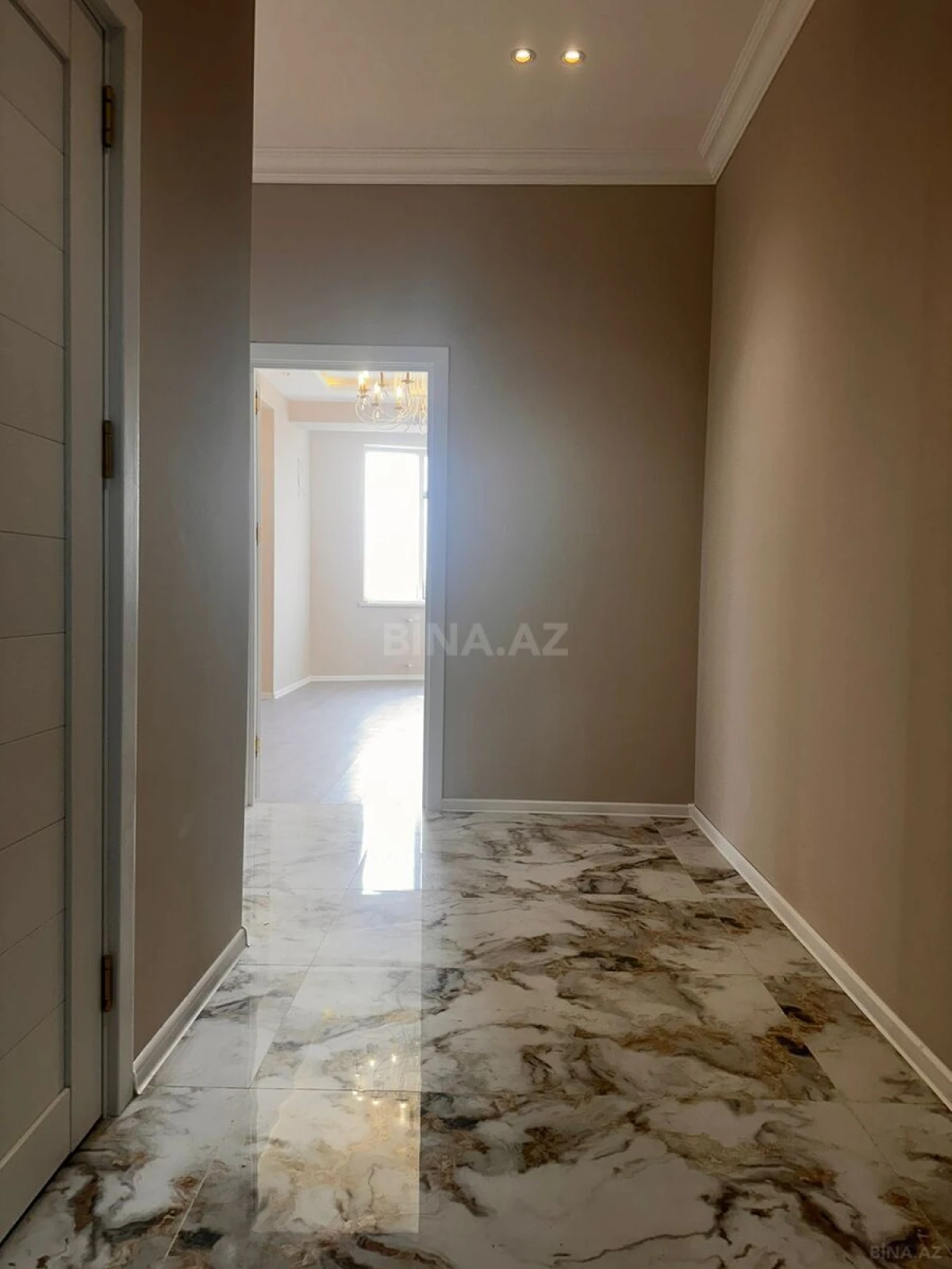 Satılır 3 otaqlı mənzil 102 m²