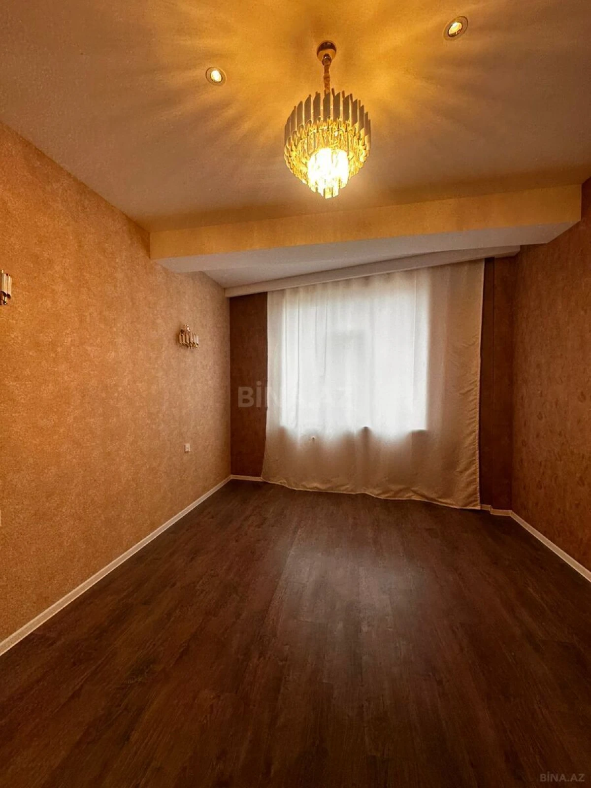 Satılır 3 otaqlı mənzil 102 m²