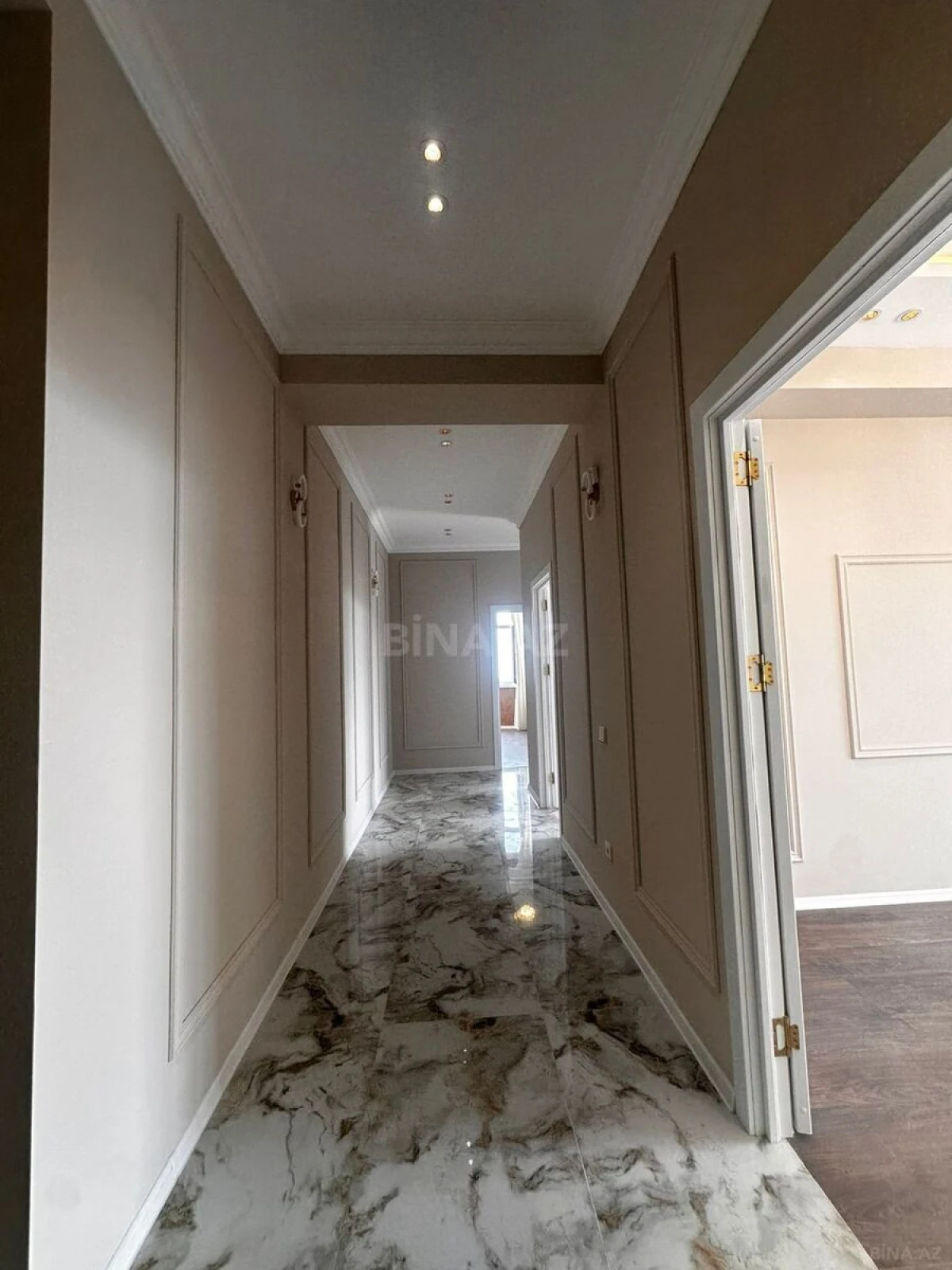 Satılır 3 otaqlı mənzil 102 m²