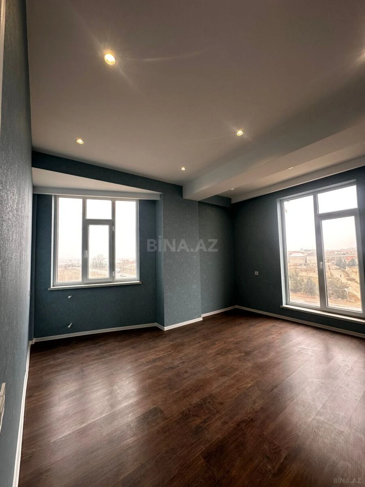 Satılır 3 otaqlı mənzil 102 m²
