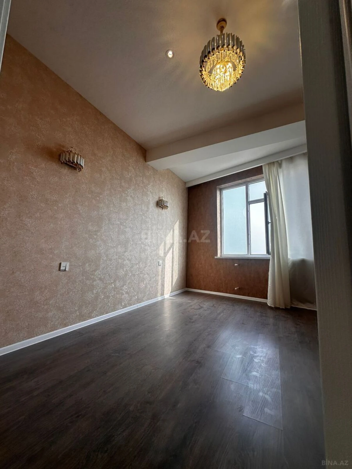 Satılır 3 otaqlı mənzil 102 m²