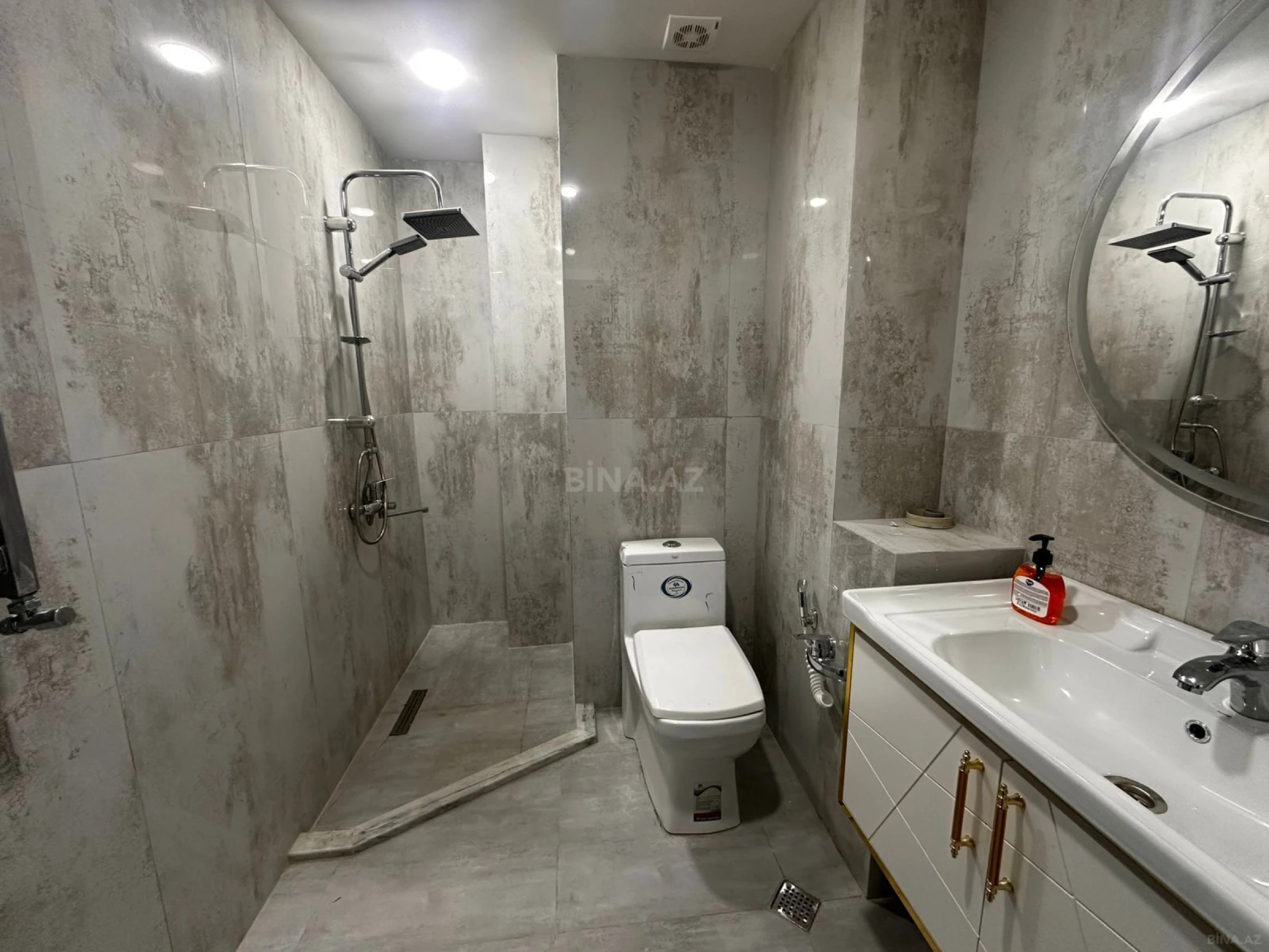Satılır 3 otaqlı mənzil 102 m²