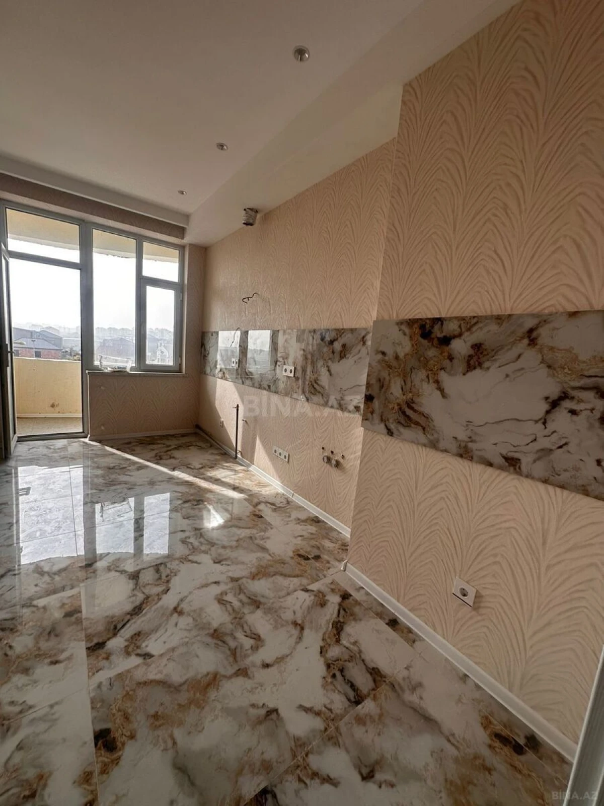 Satılır 3 otaqlı mənzil 102 m²