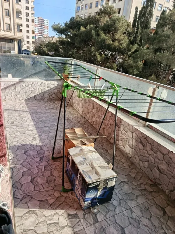 Satılır 4 otaqlı mənzil 115 m²