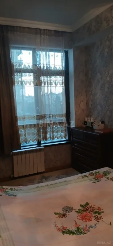 Satılır 4 otaqlı mənzil 115 m²