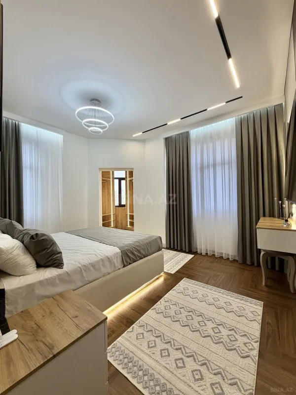 Satılır 3 otaqlı mənzil 95 m²