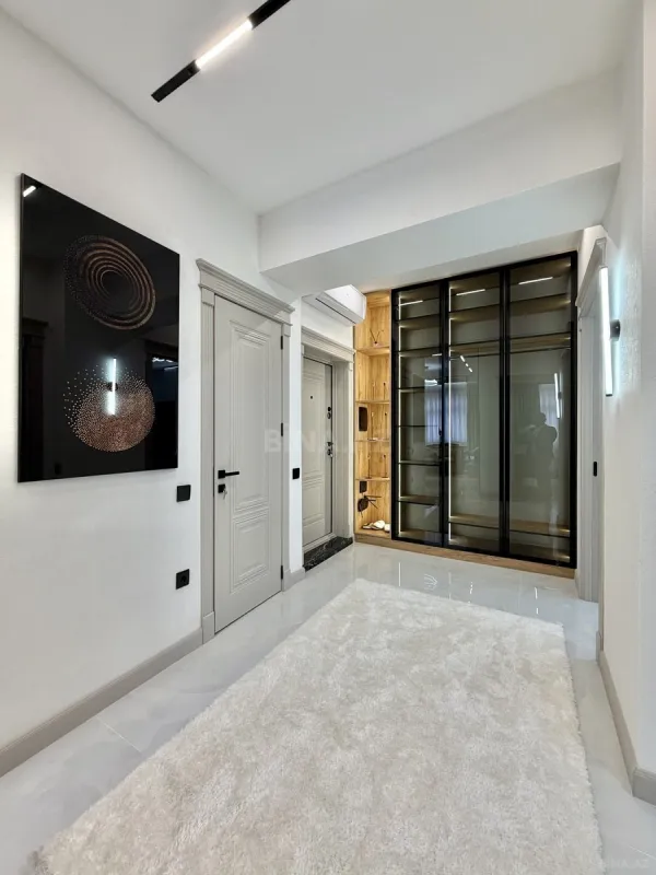 Satılır 3 otaqlı mənzil 95 m²