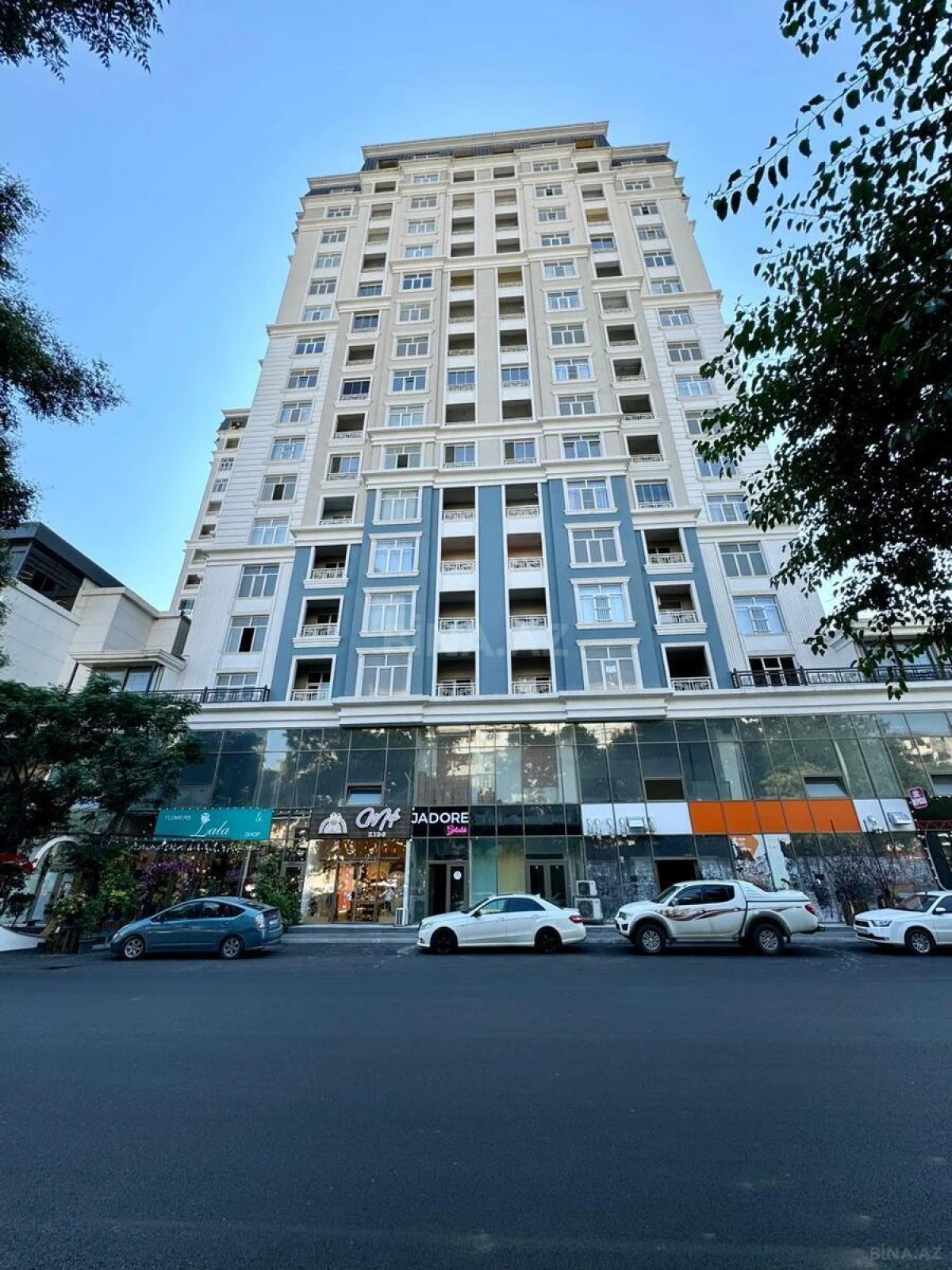 Satılır 2 otaqlı mənzil 110 m²
