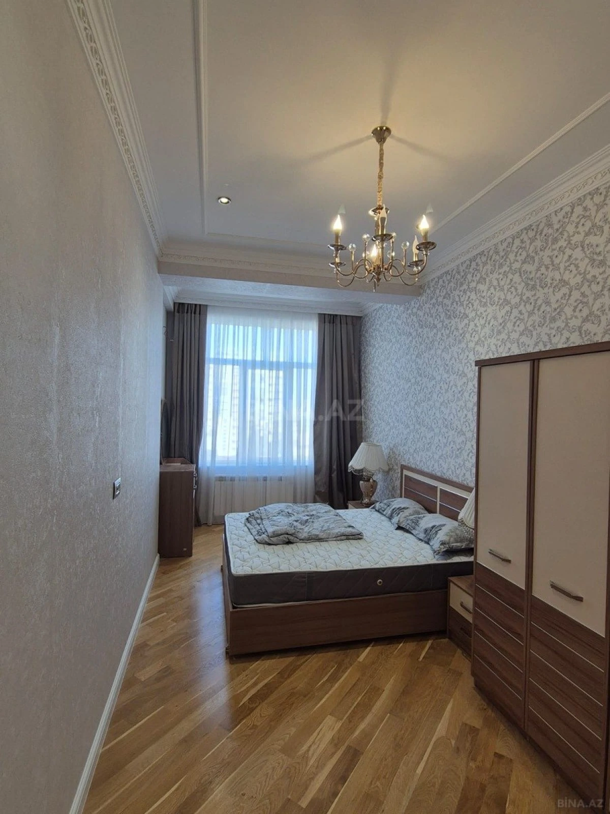 Satılır 2 otaqlı mənzil 110 m²