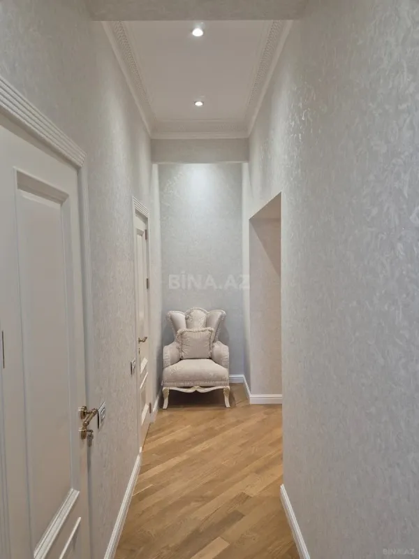 Satılır 2 otaqlı mənzil 110 m²