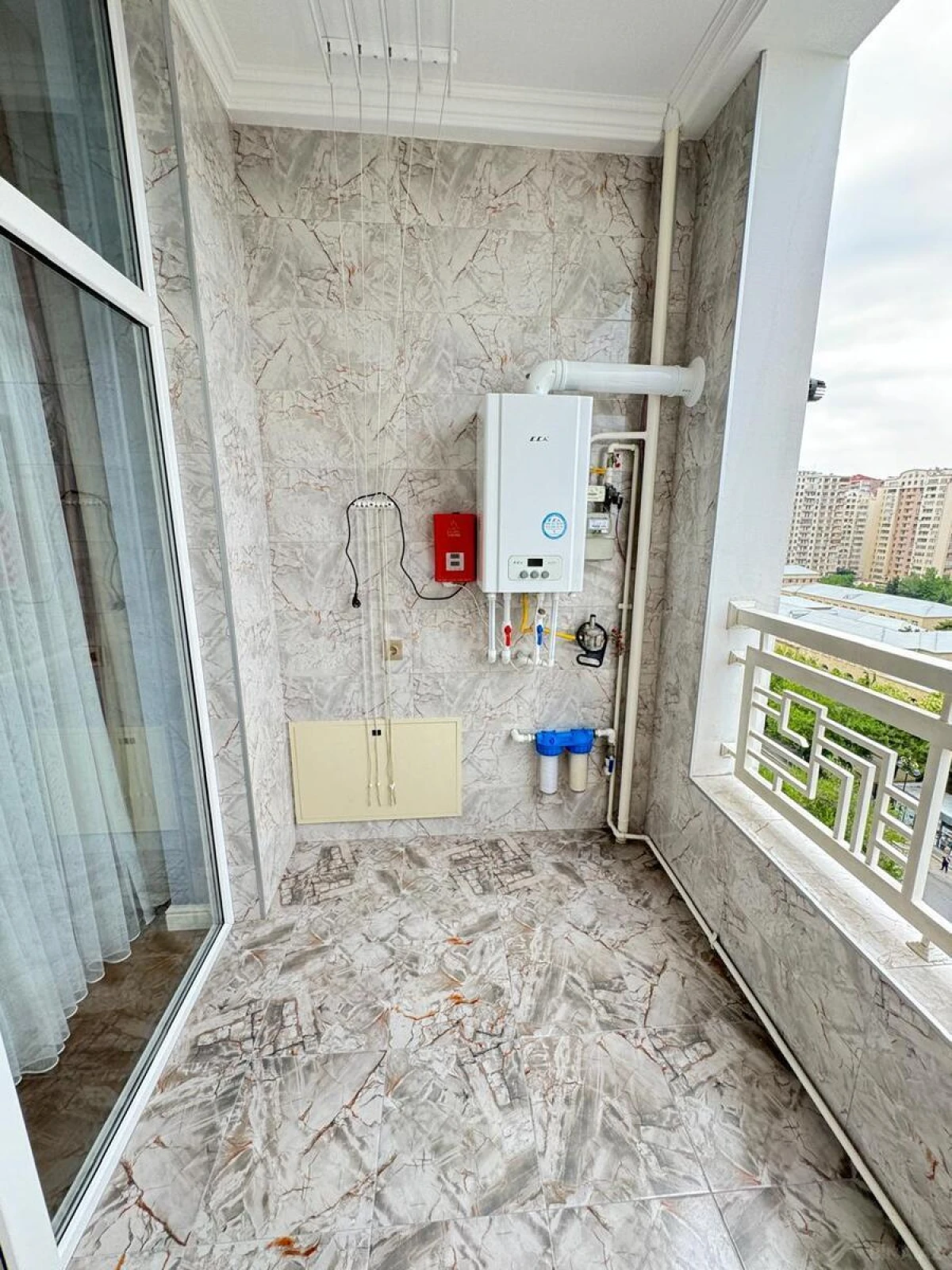 Satılır 2 otaqlı mənzil 110 m²