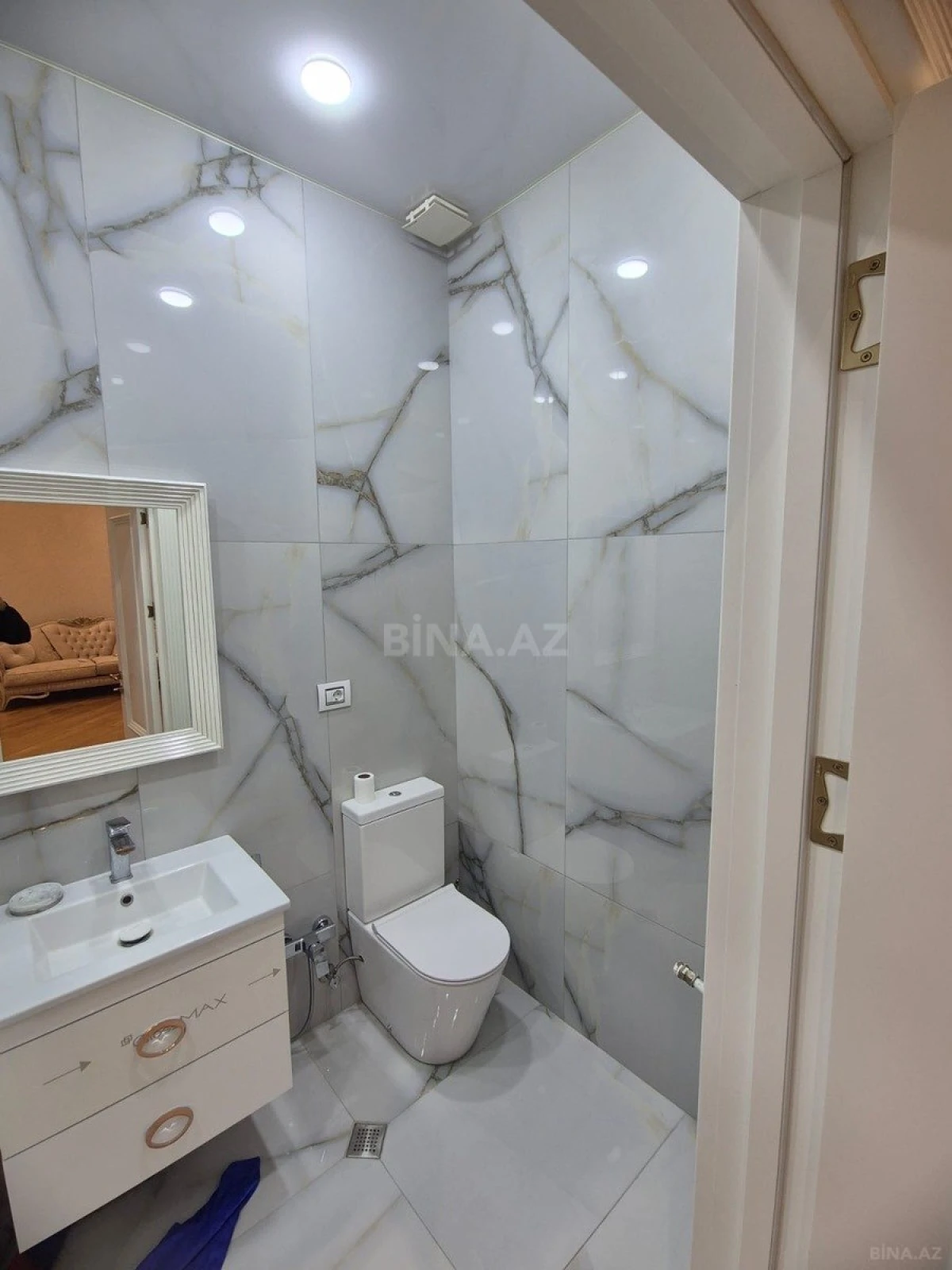 Satılır 2 otaqlı mənzil 110 m²