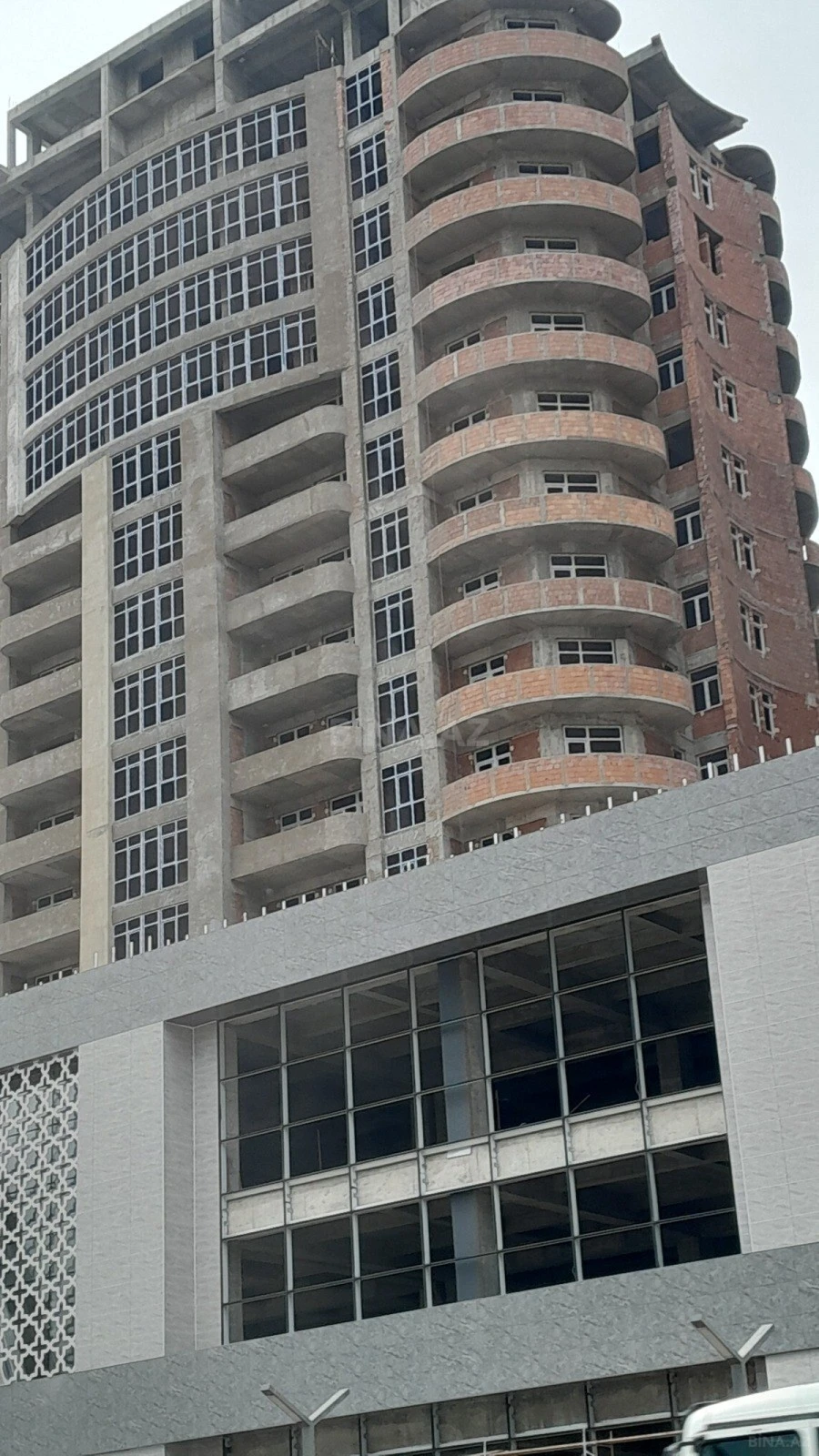 Satılır 1 otaqlı mənzil 56.7 m²
