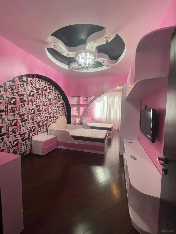 Satılır 4 otaqlı mənzil 160 m²