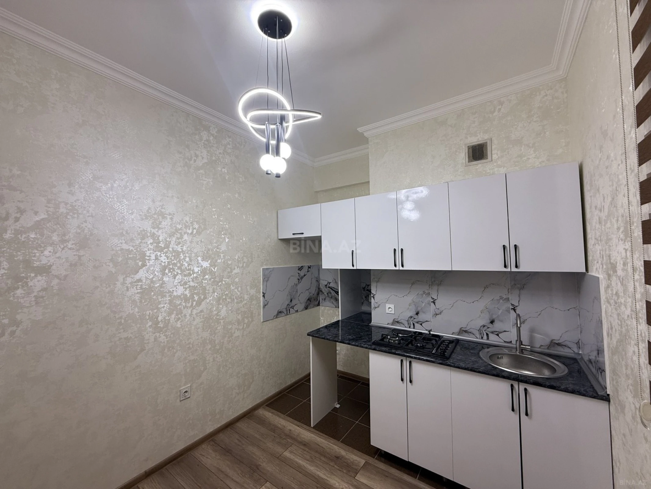 Satılır 1 otaqlı mənzil 40 m²