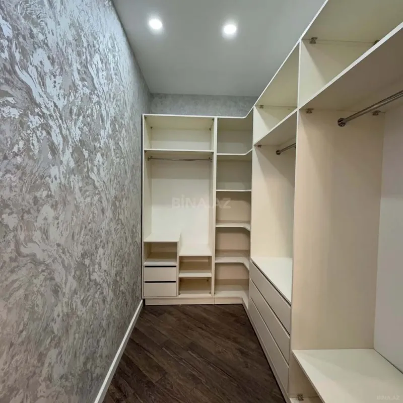 Satılır 4 otaqlı həyət evi 180 m²