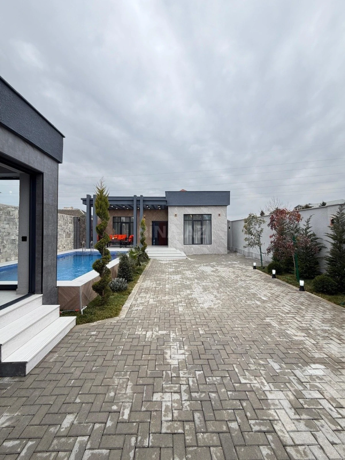 Satılır 4 otaqlı həyət evi 170 m²