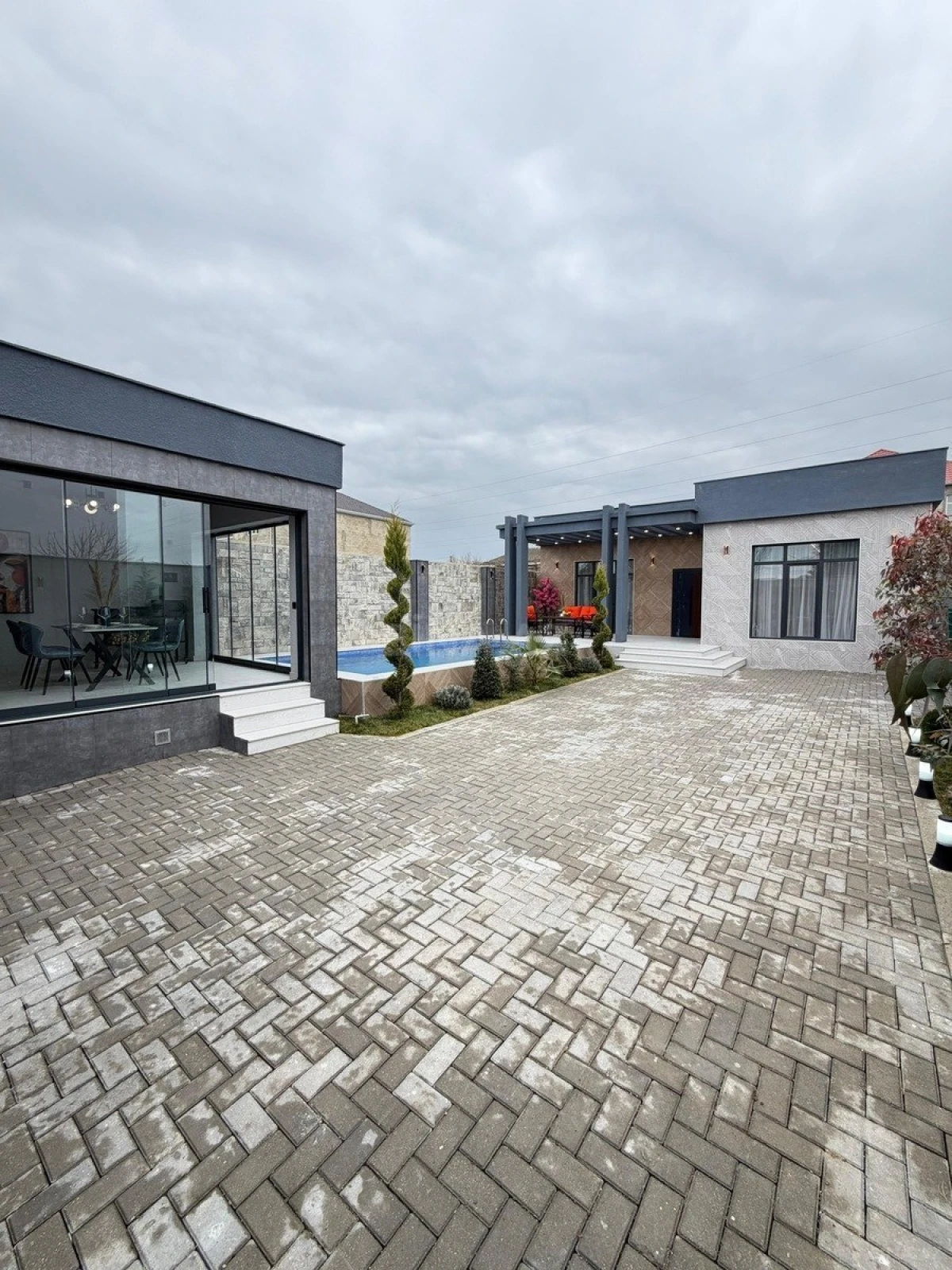 Satılır 4 otaqlı həyət evi 170 m²