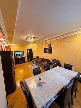 Satılır 3 otaqlı mənzil 120 m²