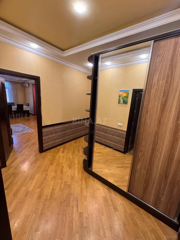 Satılır 3 otaqlı mənzil 120 m²