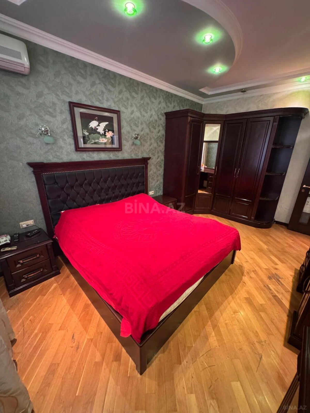 Satılır 3 otaqlı mənzil 120 m²